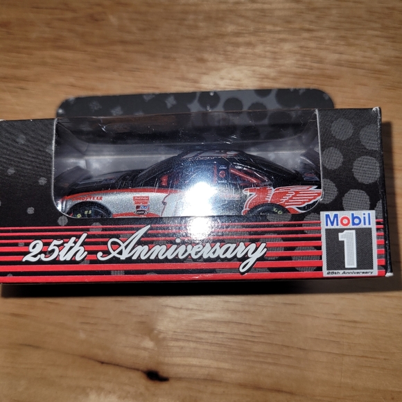 Die cast - Picture 2 of 3